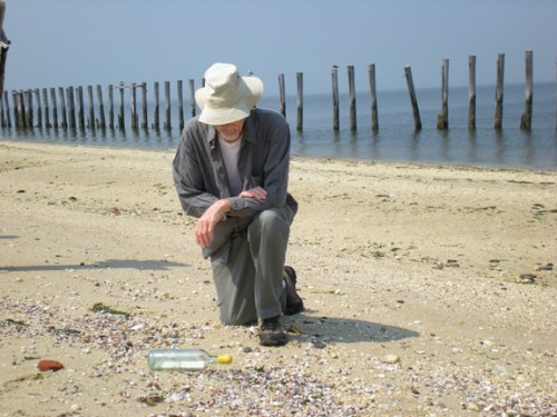 Karl Nordstrom finding the bottle. Looks nice out.